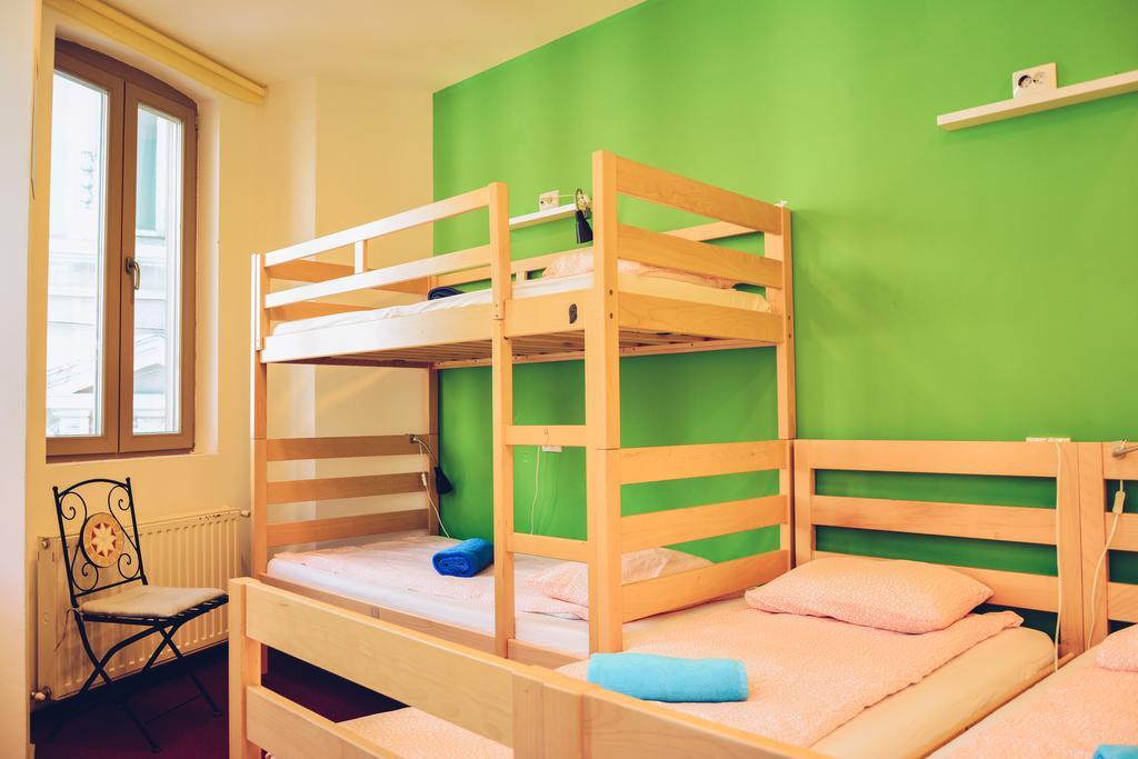 Pura Vida Sky Bar & Hostel 부쿠레슈티 외부 사진