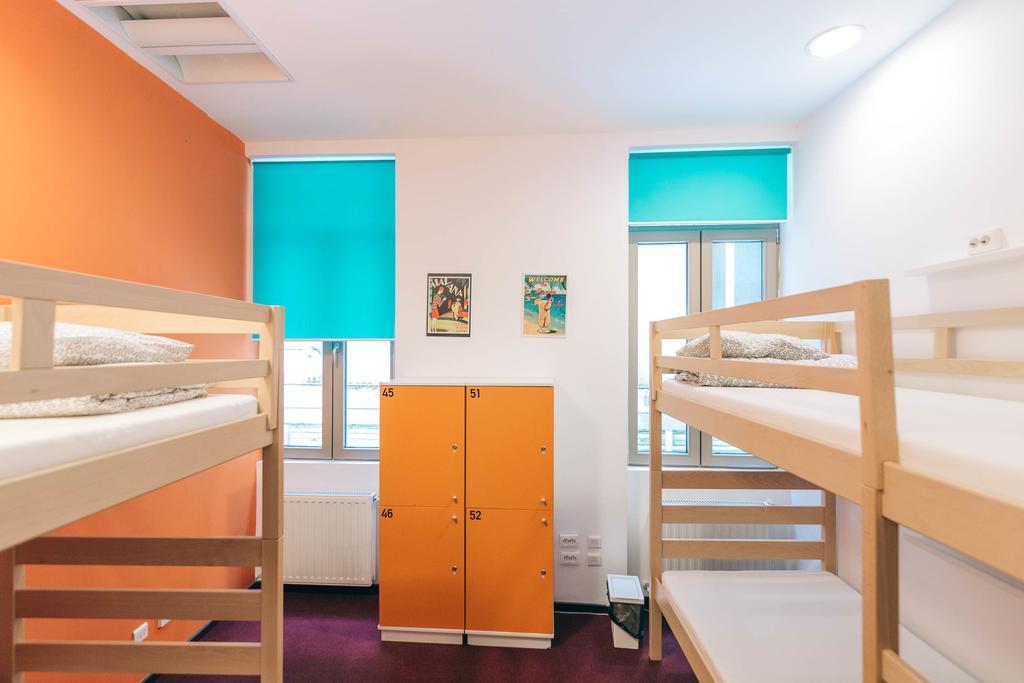 Pura Vida Sky Bar & Hostel 부쿠레슈티 외부 사진