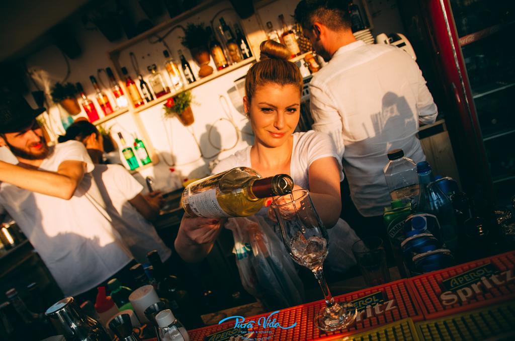 Pura Vida Sky Bar & Hostel 부쿠레슈티 외부 사진