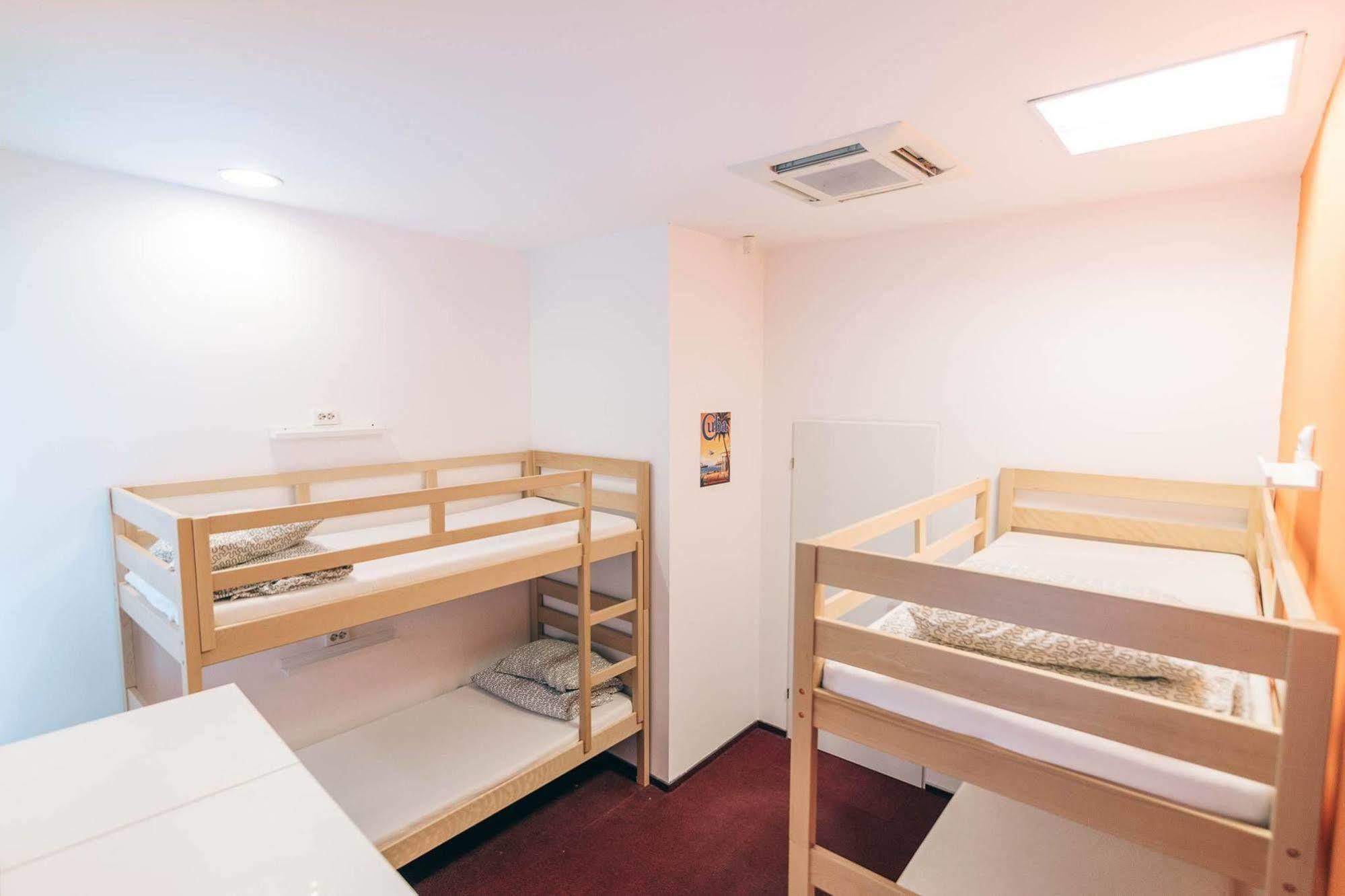 Pura Vida Sky Bar & Hostel 부쿠레슈티 외부 사진